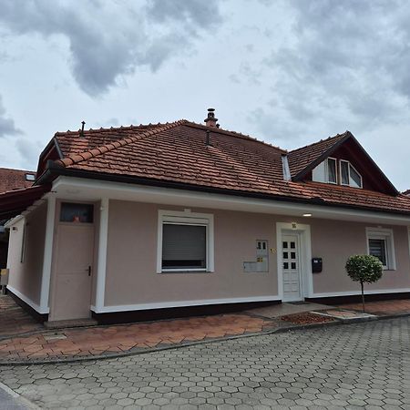 Oddih V Mirnem In Zelenem Okolju Leilighet Škofljica Eksteriør bilde